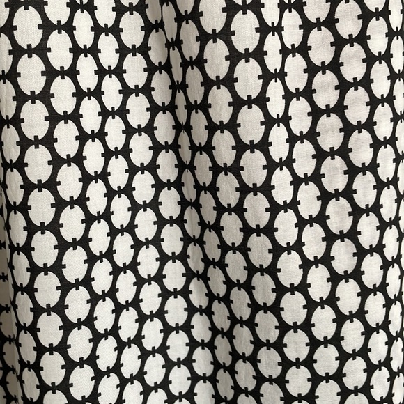 OLD NAVY BLACK AND WHITE SPRING / SUMMER  DRESS. - Picture 4 of 11